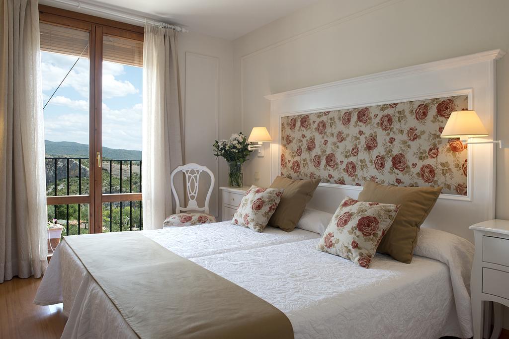 Hotel Santa Maria De Alquezar Alquézar Quarto foto
